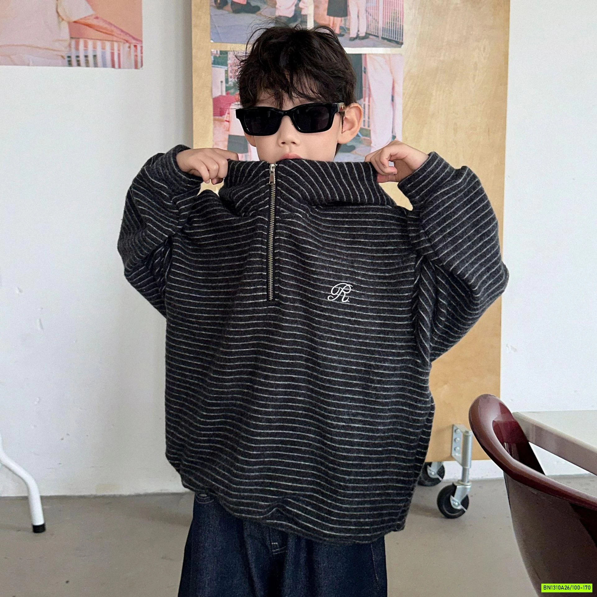 HOODIE NỈ LEN KẺ NGANG KHÓA CỔ