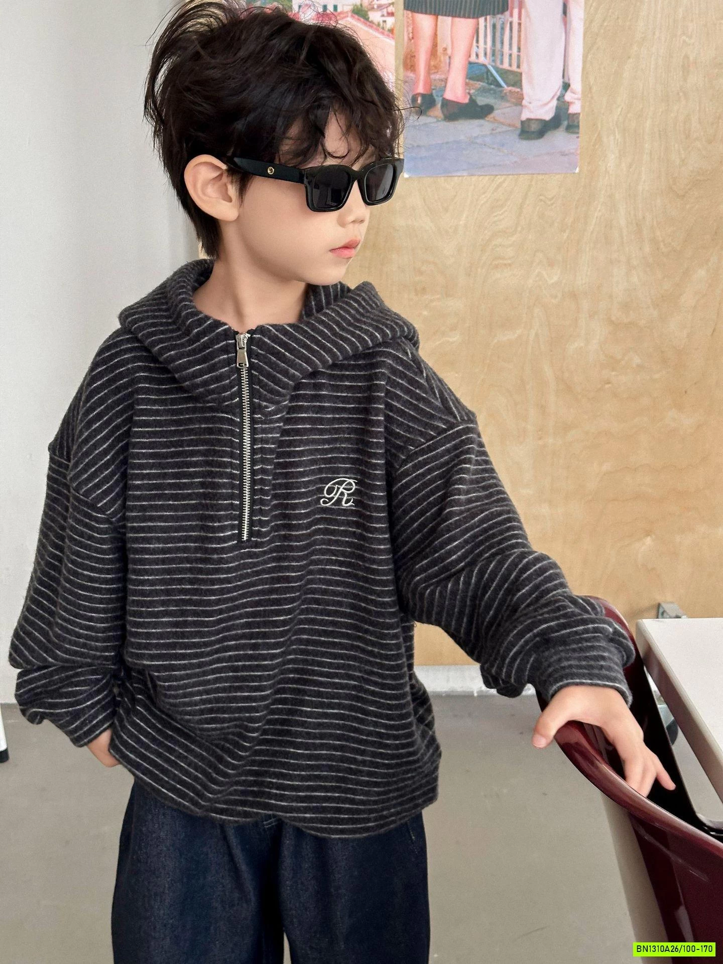 HOODIE NỈ LEN KẺ NGANG KHÓA CỔ