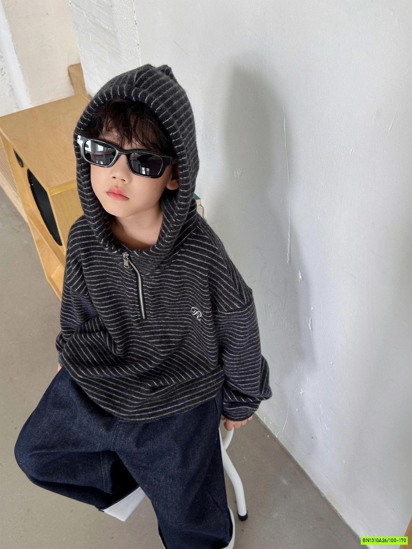 HOODIE NỈ LEN KẺ NGANG KHÓA CỔ