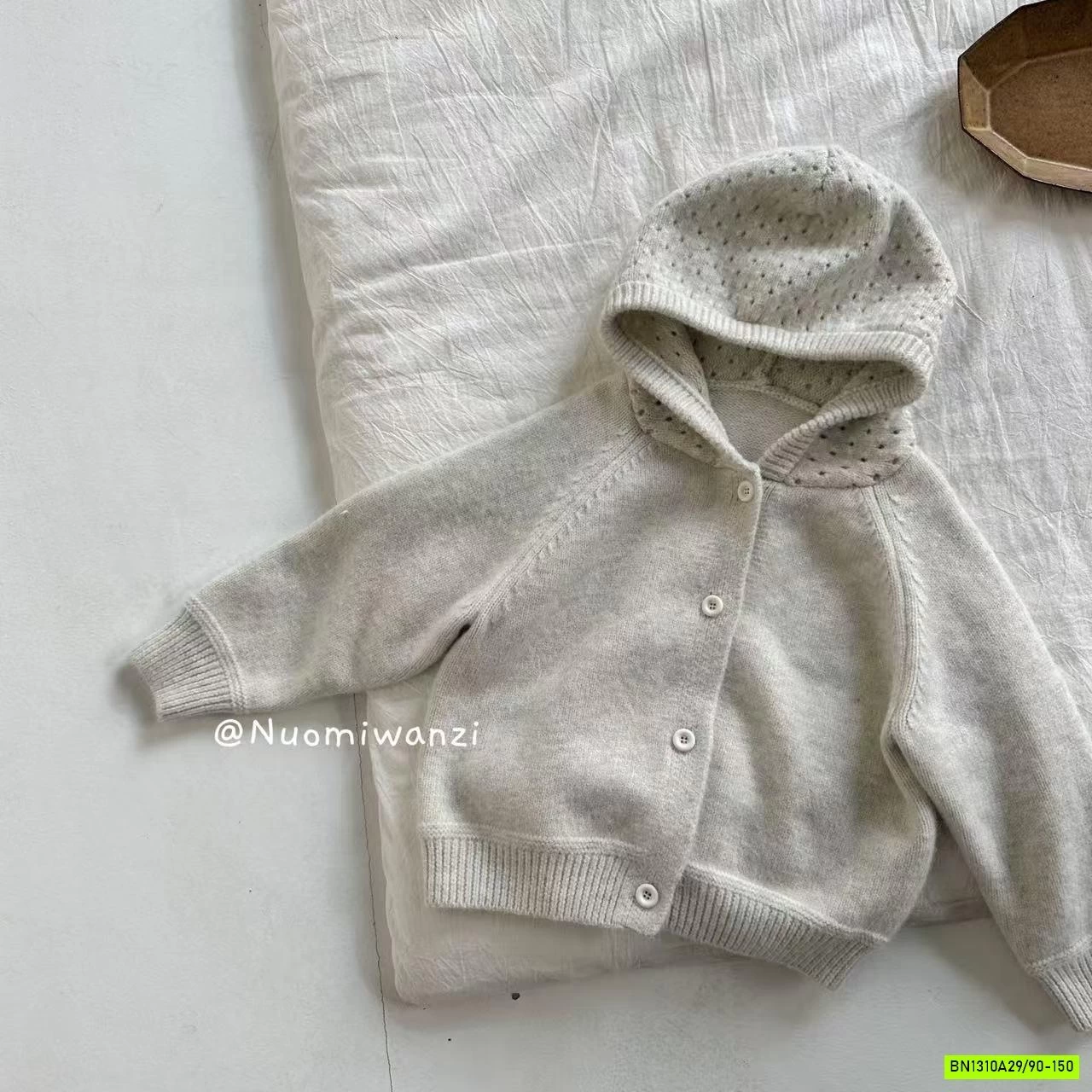 KHOÁC LEN LIỀN MŨ TRƠN MÀU