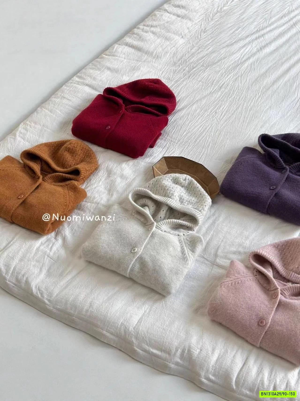 KHOÁC LEN LIỀN MŨ TRƠN MÀU