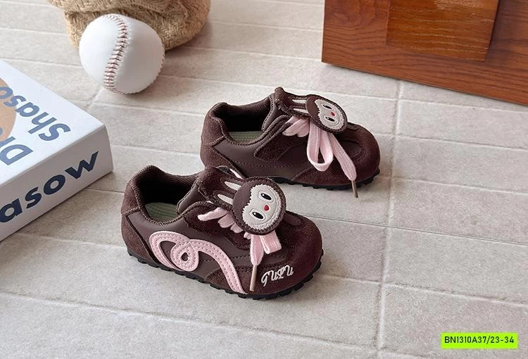 GIÀY THỂ THAO GẮN LABUBU