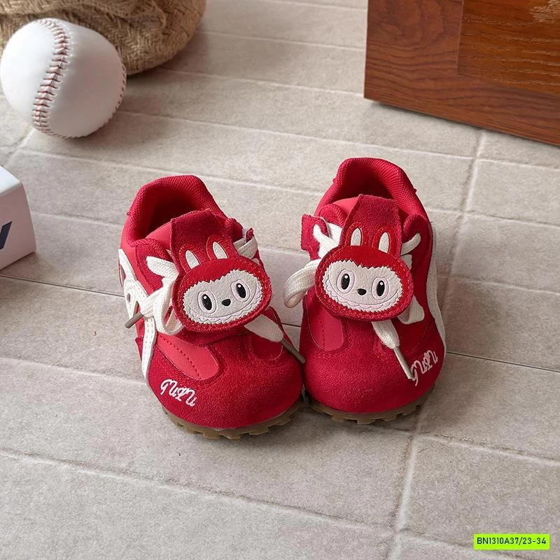 GIÀY THỂ THAO GẮN LABUBU