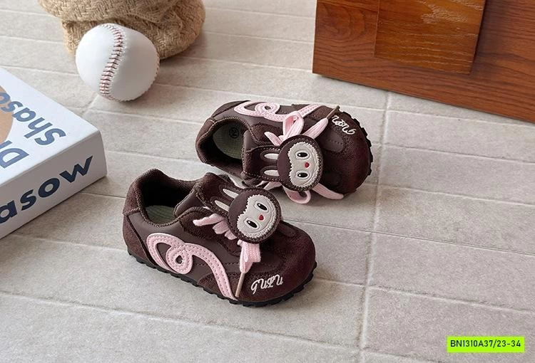 GIÀY THỂ THAO GẮN LABUBU