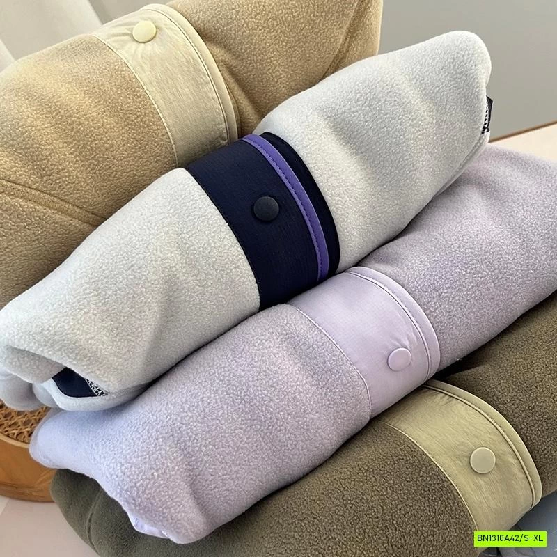 KHOÁC NỈ PHỐI MÀU VIỀN