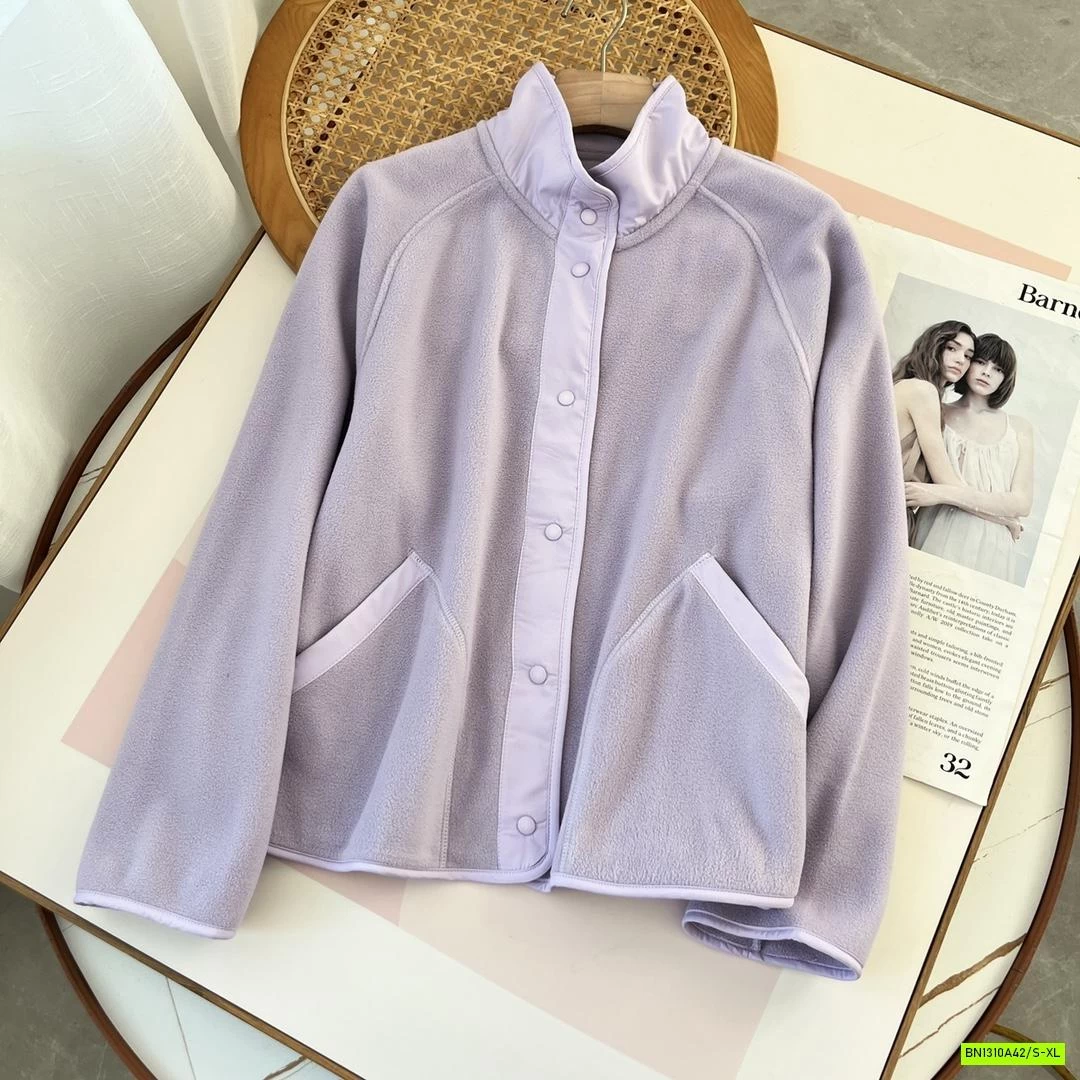 KHOÁC NỈ PHỐI MÀU VIỀN