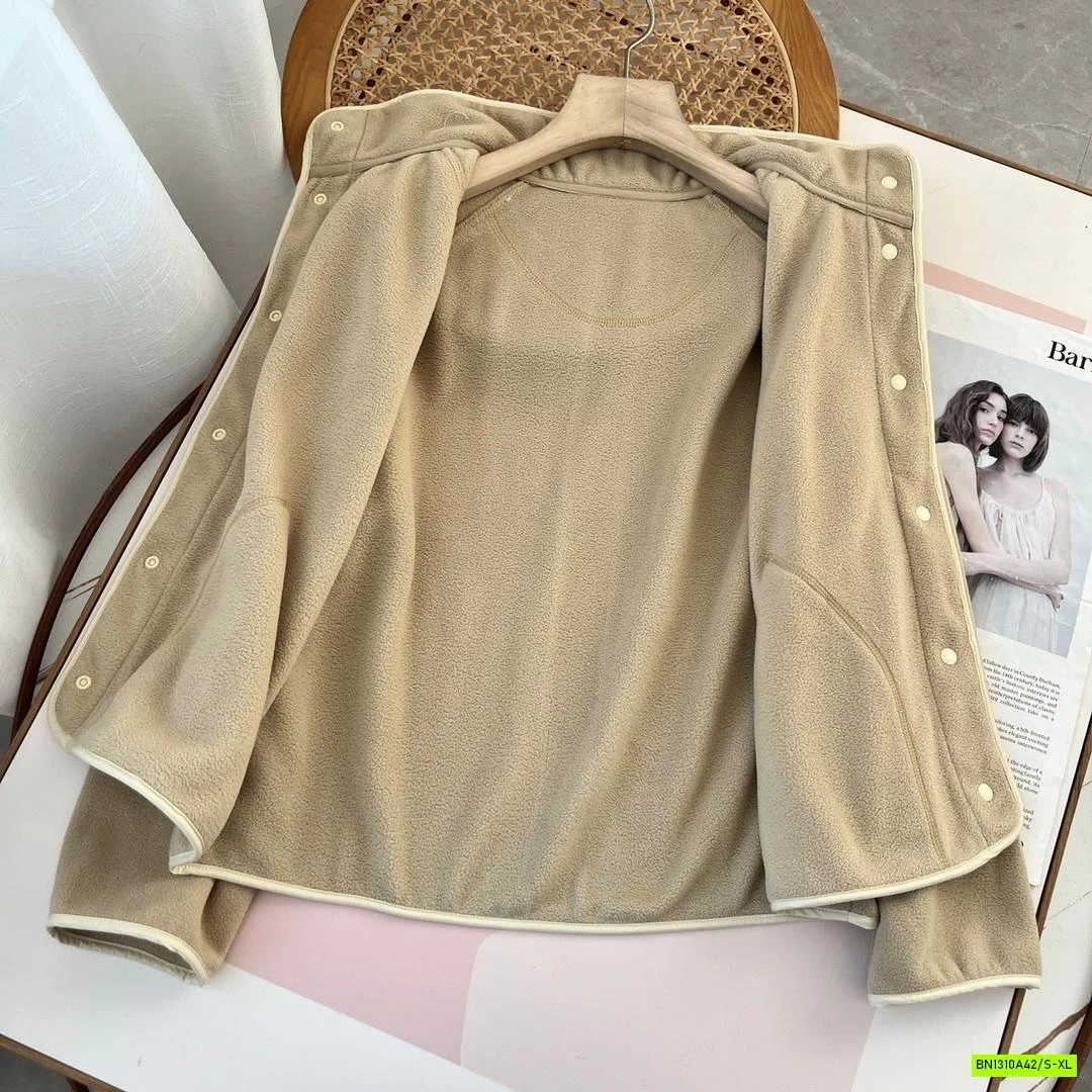 KHOÁC NỈ PHỐI MÀU VIỀN