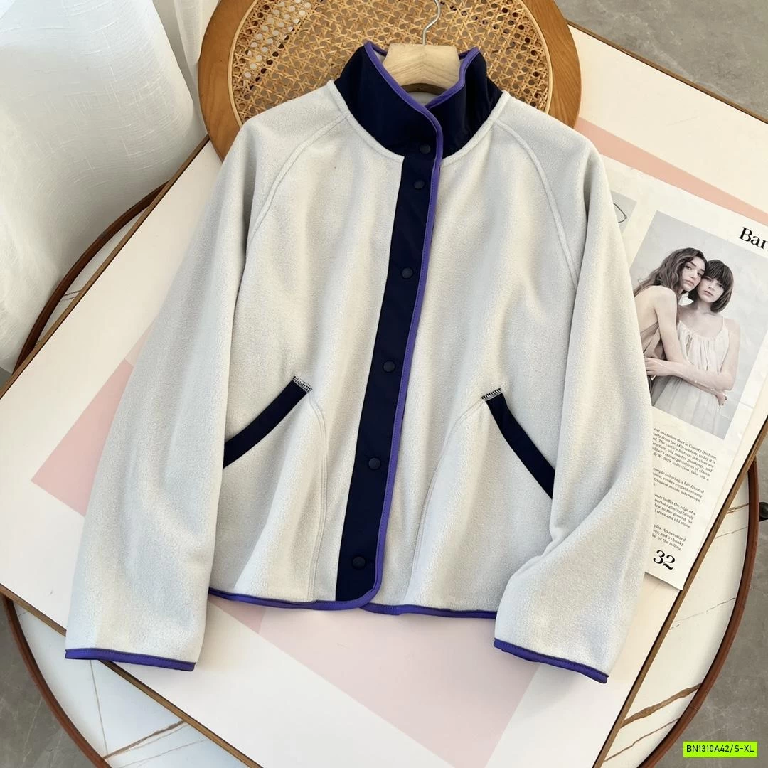 KHOÁC NỈ PHỐI MÀU VIỀN