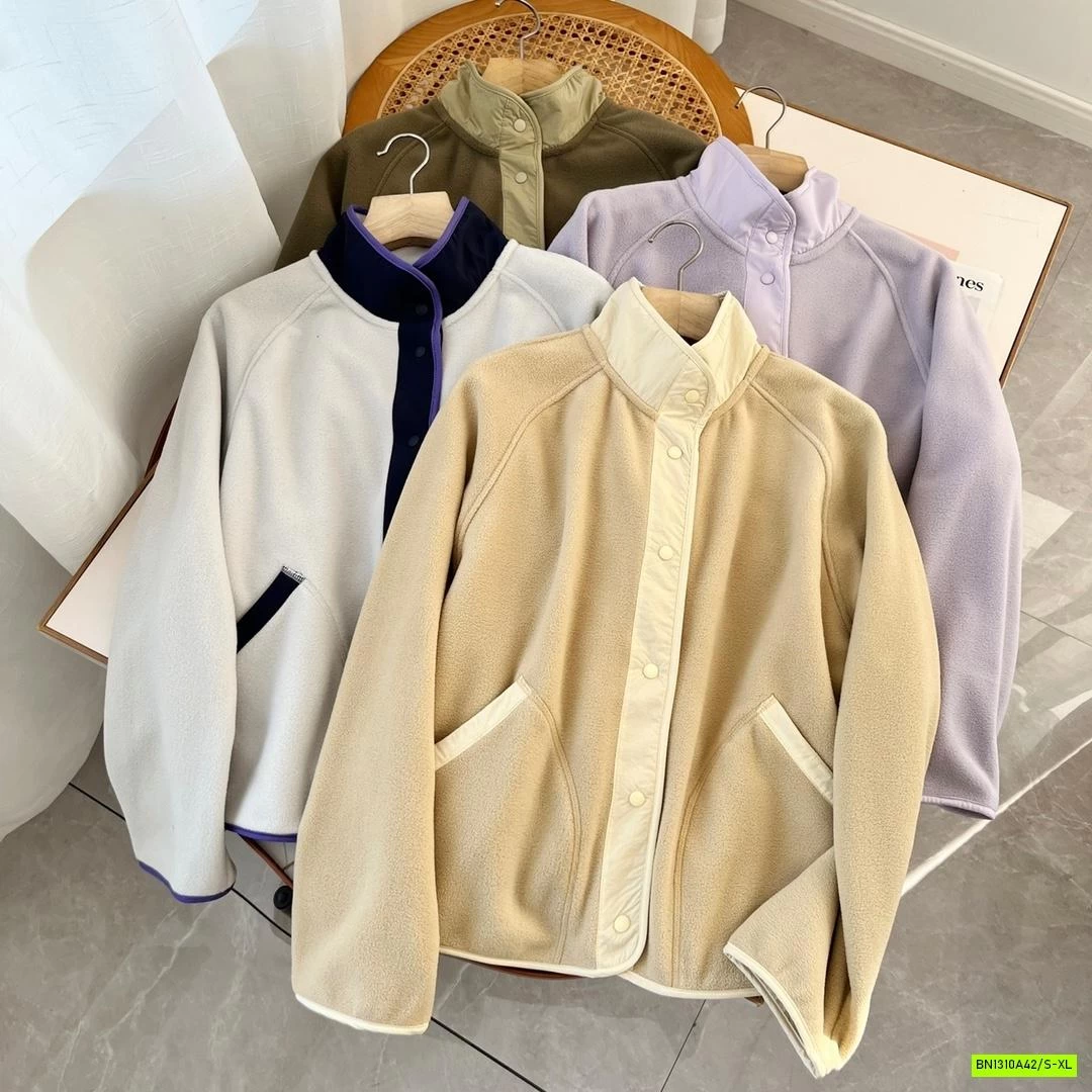 KHOÁC NỈ PHỐI MÀU VIỀN