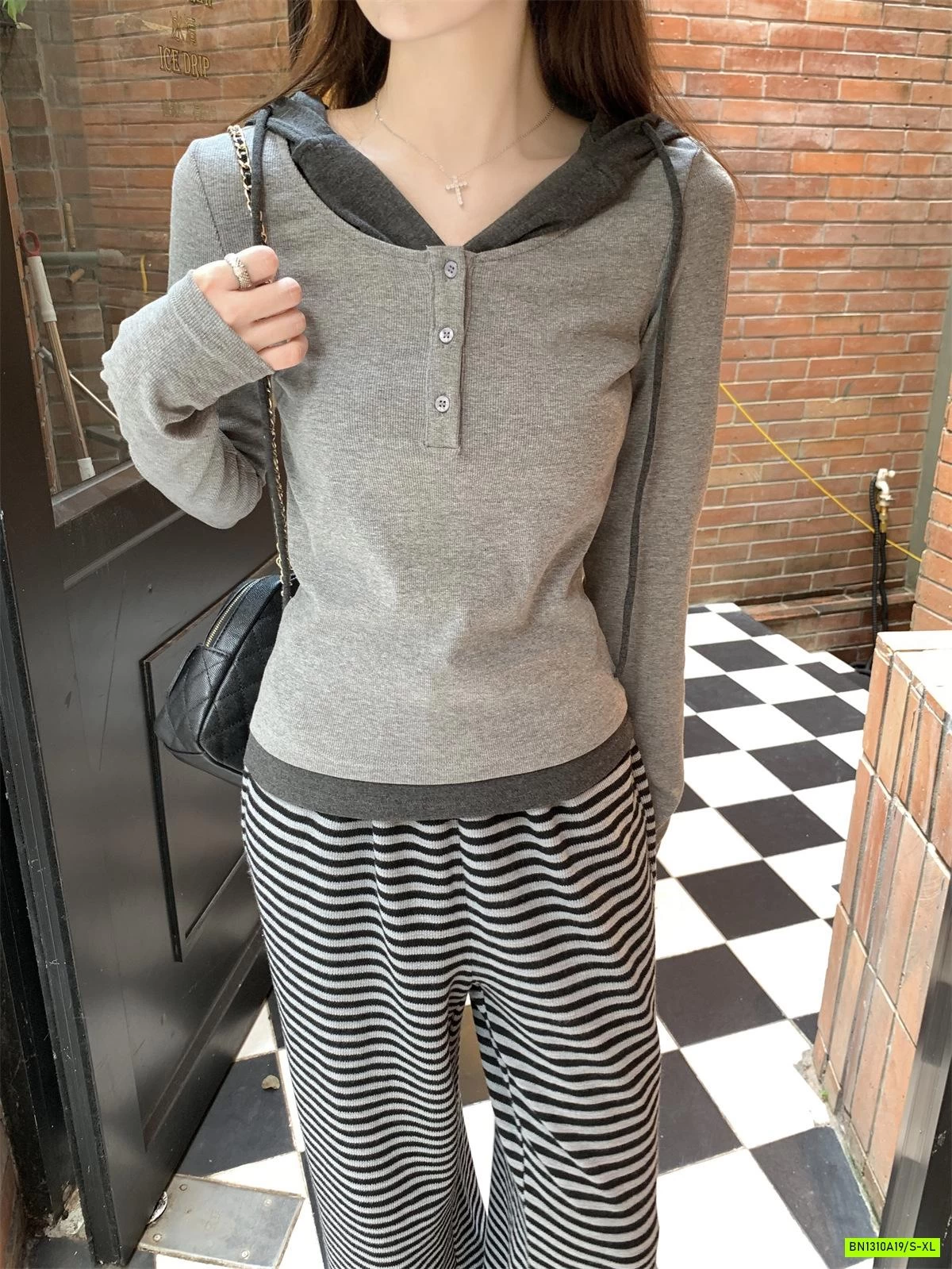 ÁO NỈ CÚC NGỰC LIỀN MŨ