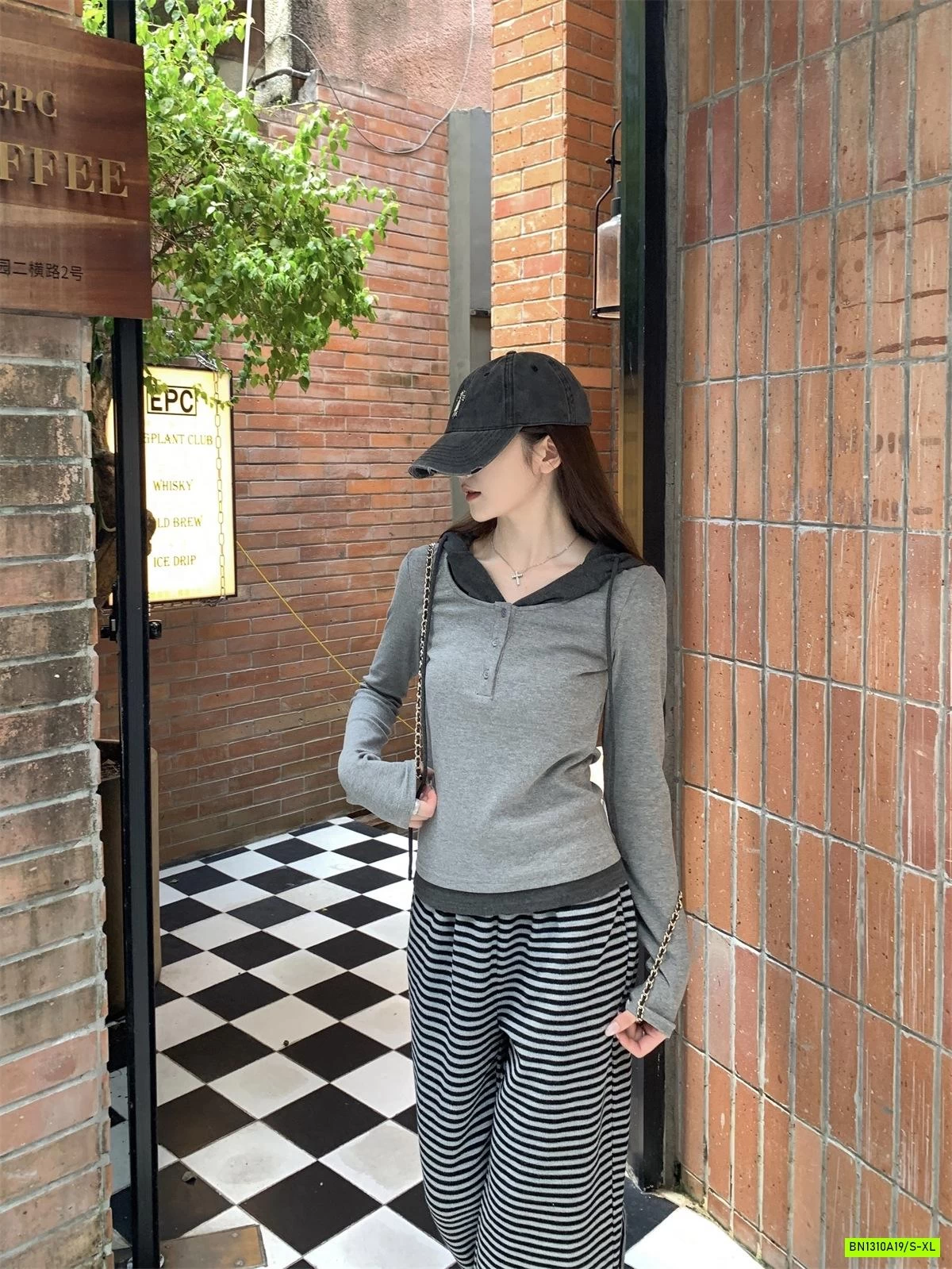 ÁO NỈ CÚC NGỰC LIỀN MŨ