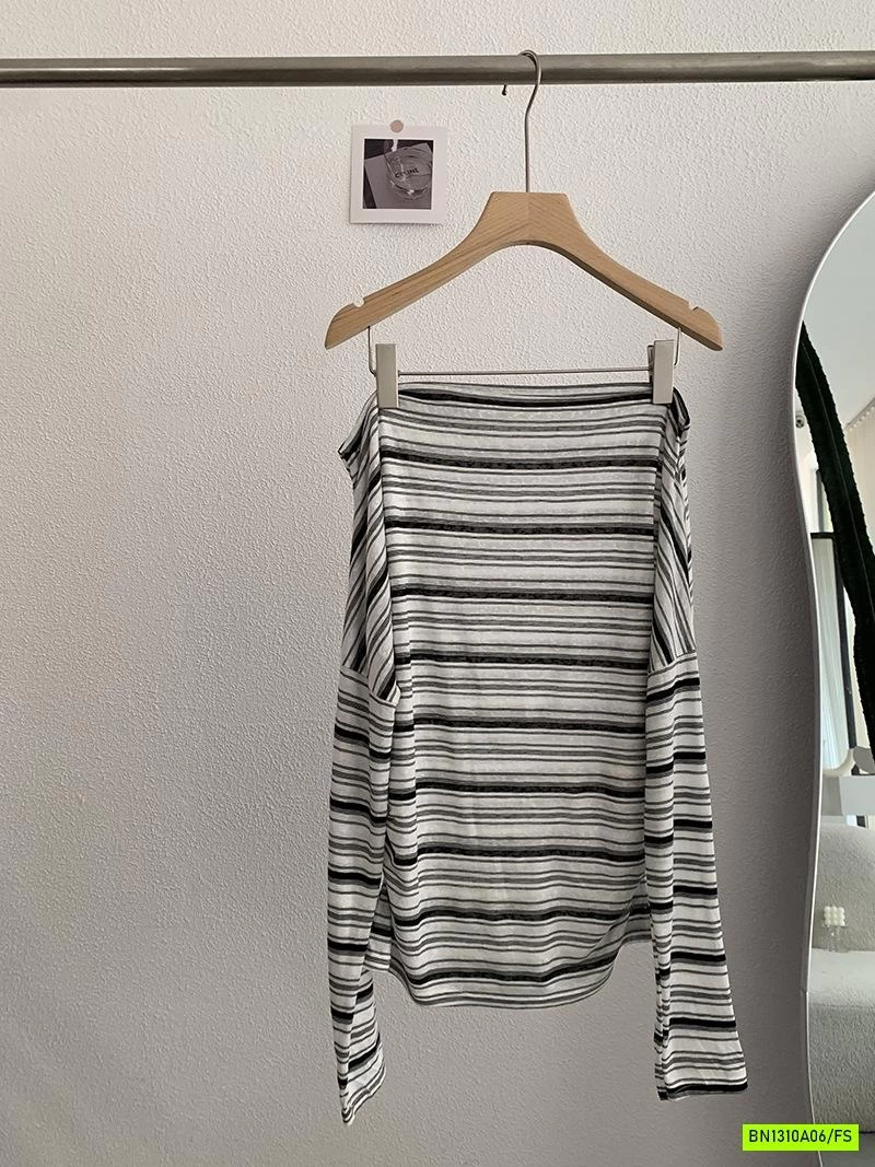 MONTOGHI DỆT KẺ TRỄ VAI