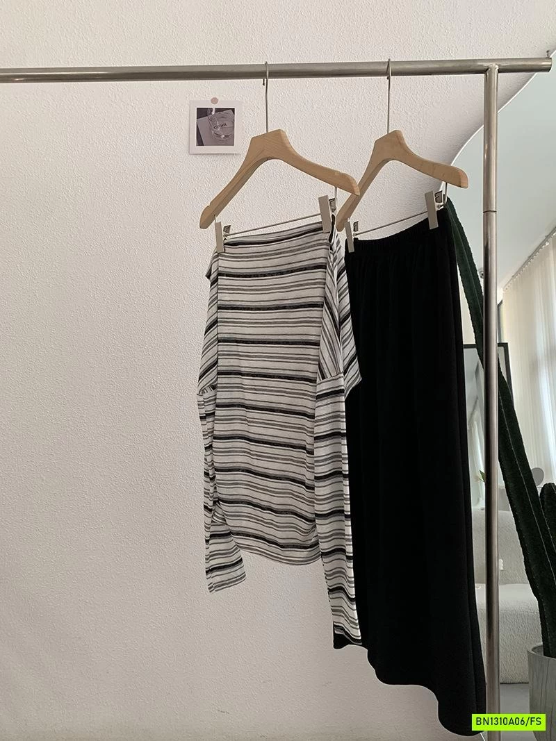 MONTOGHI DỆT KẺ TRỄ VAI