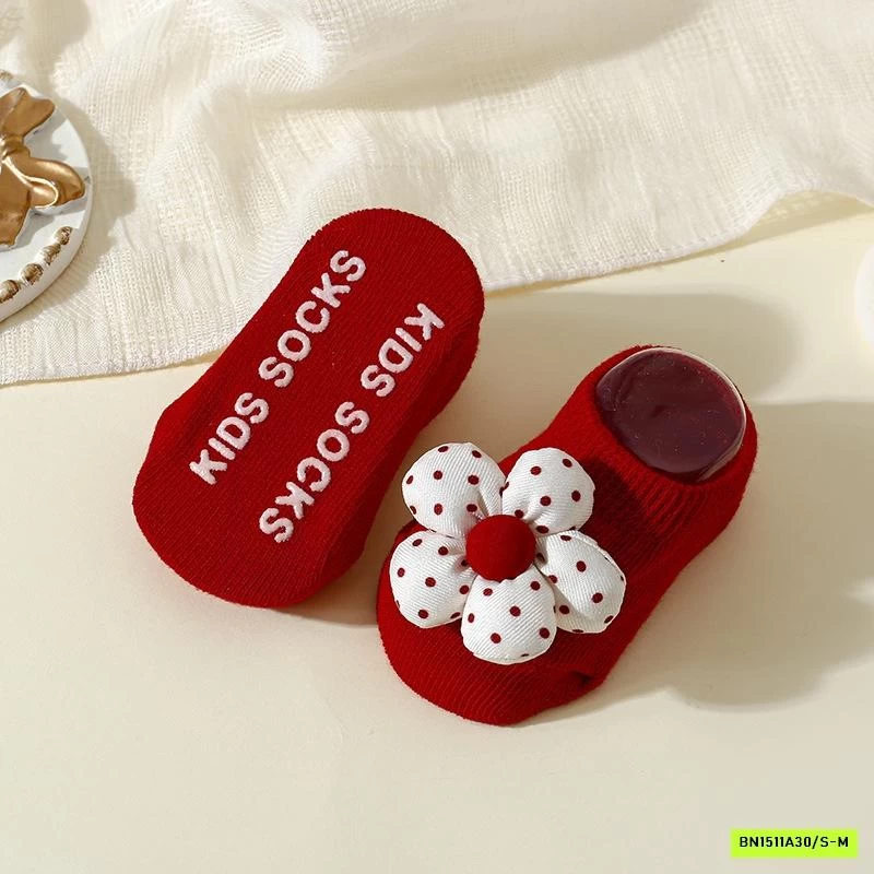 TẤT LƯỜI ĐỎ GẮN HOA