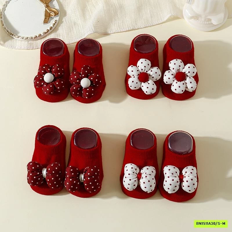 TẤT LƯỜI ĐỎ GẮN HOA