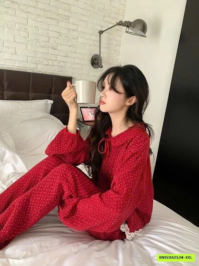 BỘ NGỦ ĐỎ CHẤM BI CỔ SEN