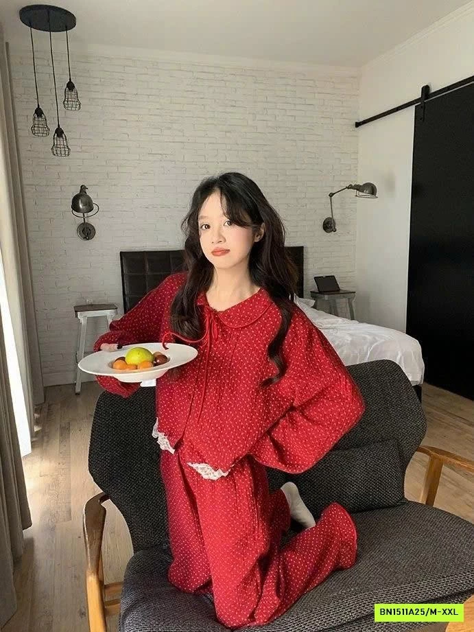 BỘ NGỦ ĐỎ CHẤM BI CỔ SEN