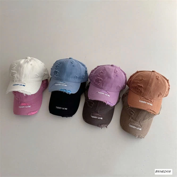 MŨ KẾT THÊU CHỮ RÁCH CÁ TÍNH