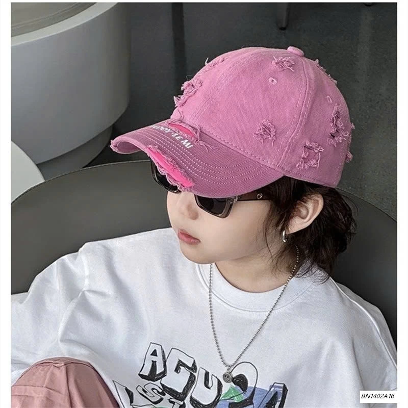 MŨ KẾT THÊU CHỮ RÁCH CÁ TÍNH