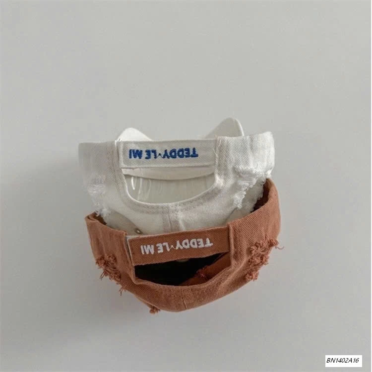 MŨ KẾT THÊU CHỮ RÁCH CÁ TÍNH