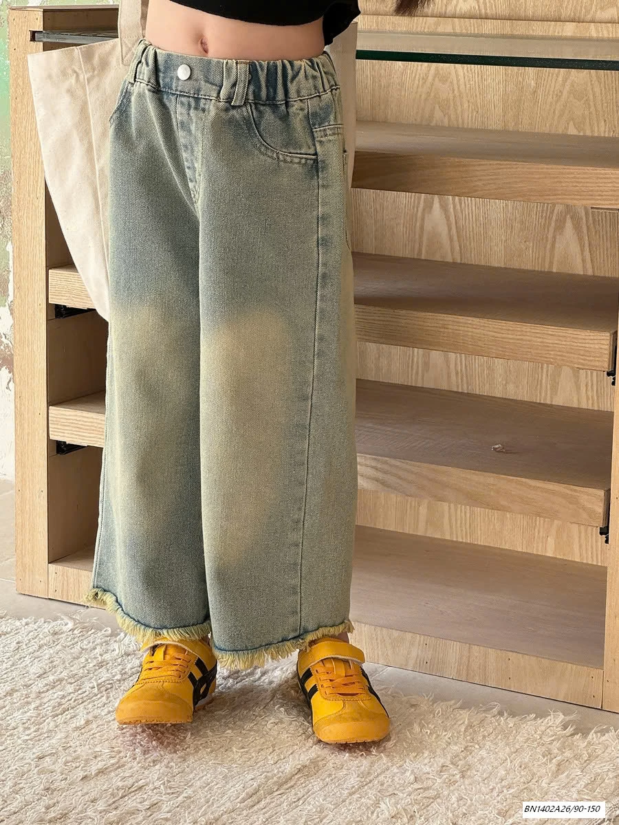 JEANS ỐNG RỘNG TUA GẤU