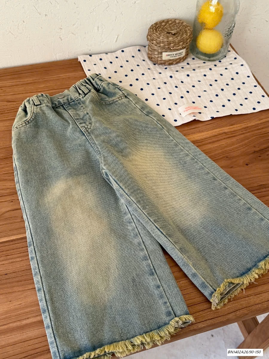 JEANS ỐNG RỘNG TUA GẤU