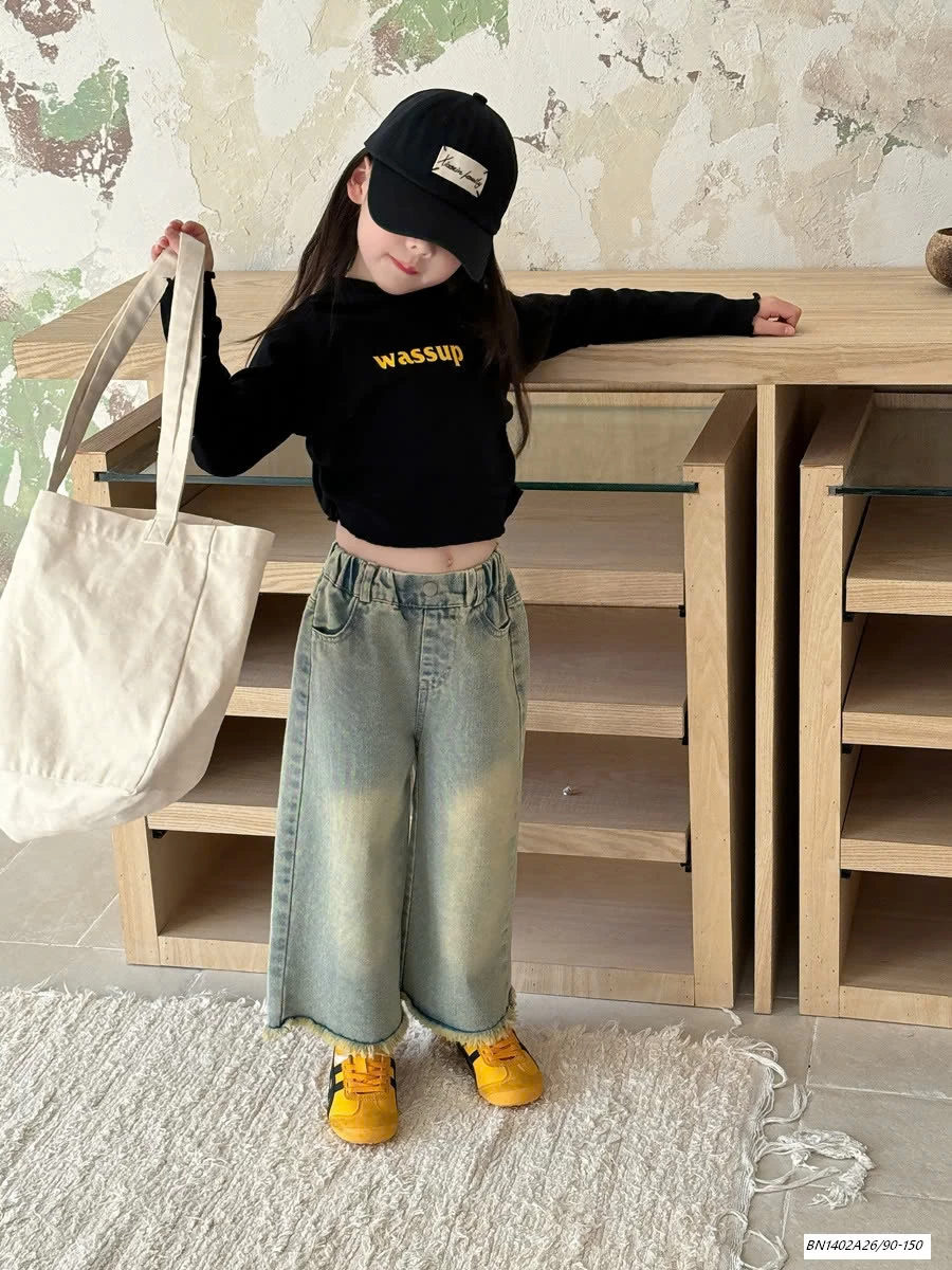 JEANS ỐNG RỘNG TUA GẤU