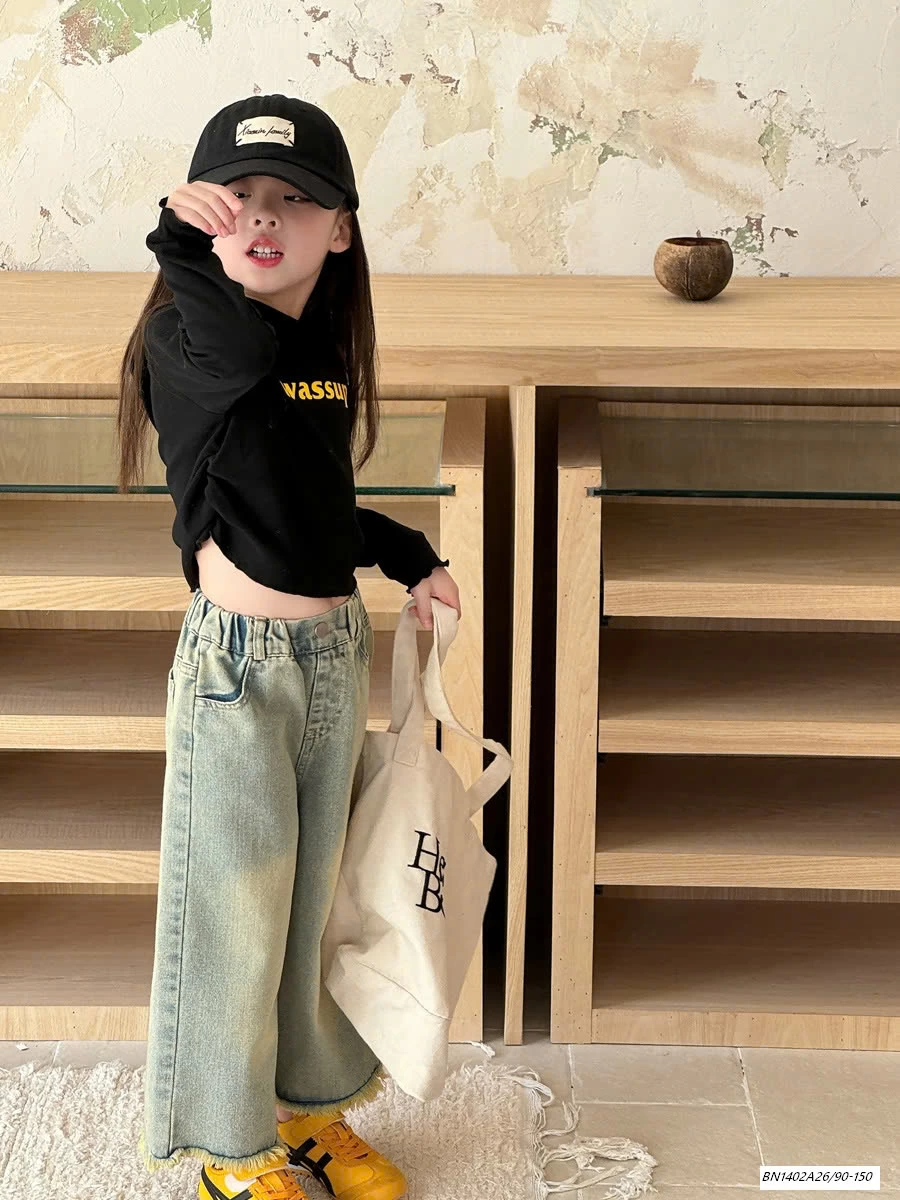 JEANS ỐNG RỘNG TUA GẤU