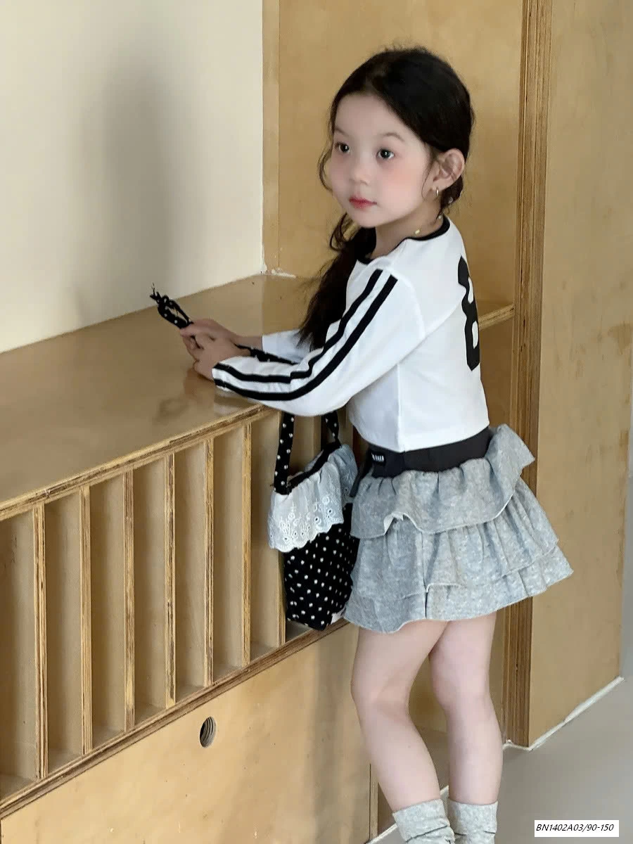 CROPTOP SỌC VAI THỂ THAO