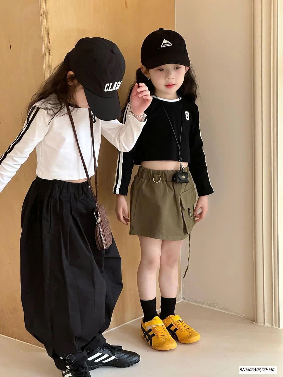 CROPTOP SỌC VAI THỂ THAO