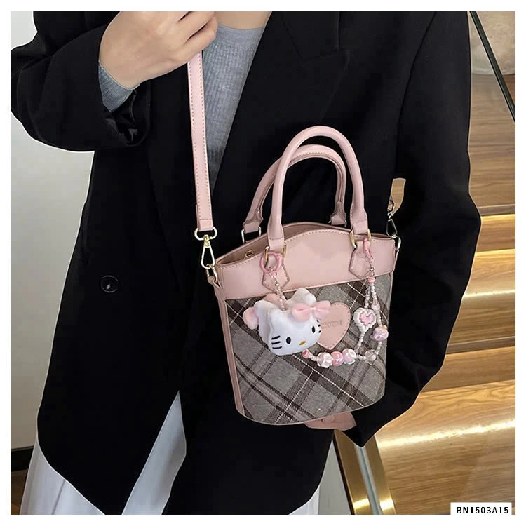 TÚI XÁCH NỮ KÈM MÓC KHÓA