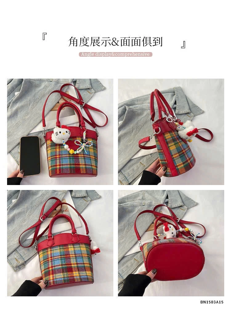 TÚI XÁCH NỮ KÈM MÓC KHÓA