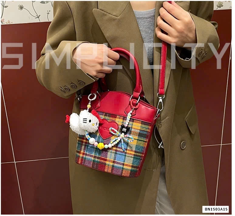 TÚI XÁCH NỮ KÈM MÓC KHÓA