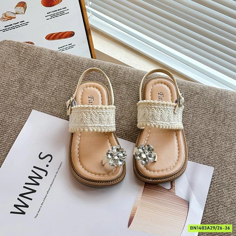 SANDAL XỎ NGÓN QUAI REN