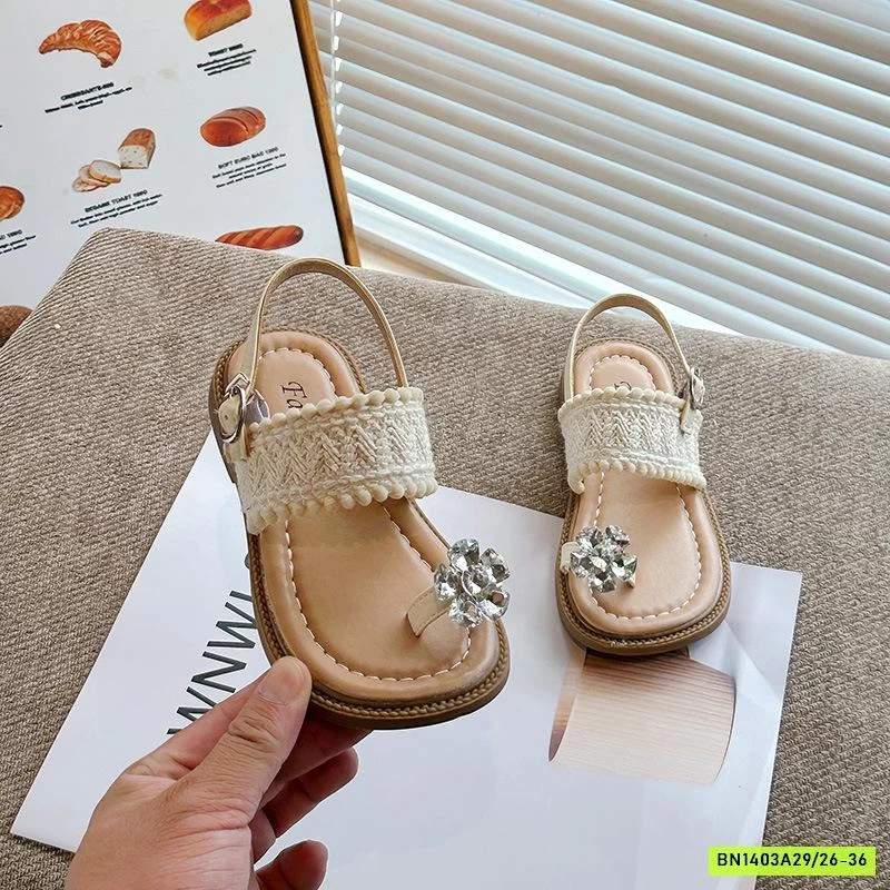 SANDAL XỎ NGÓN QUAI REN