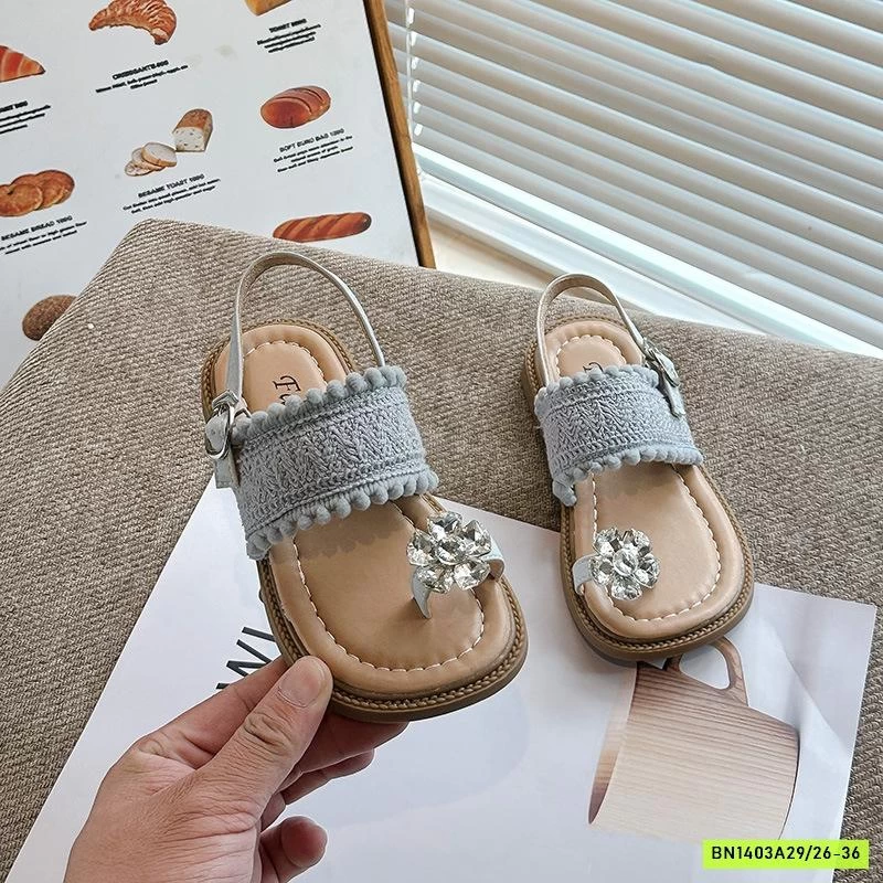 SANDAL XỎ NGÓN QUAI REN