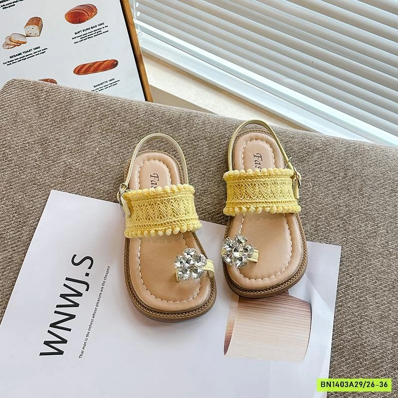 SANDAL XỎ NGÓN QUAI REN
