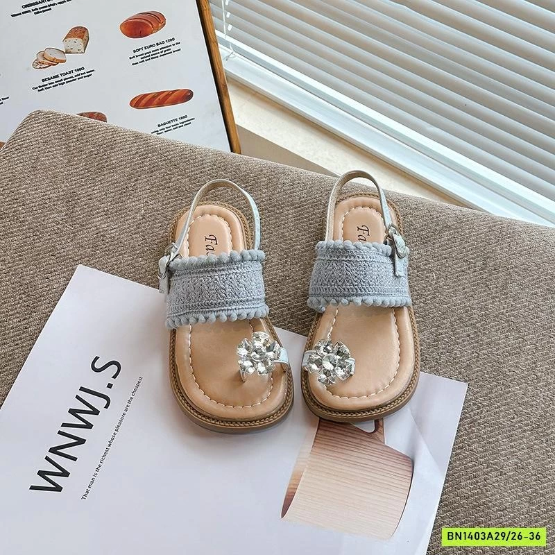 SANDAL XỎ NGÓN QUAI REN