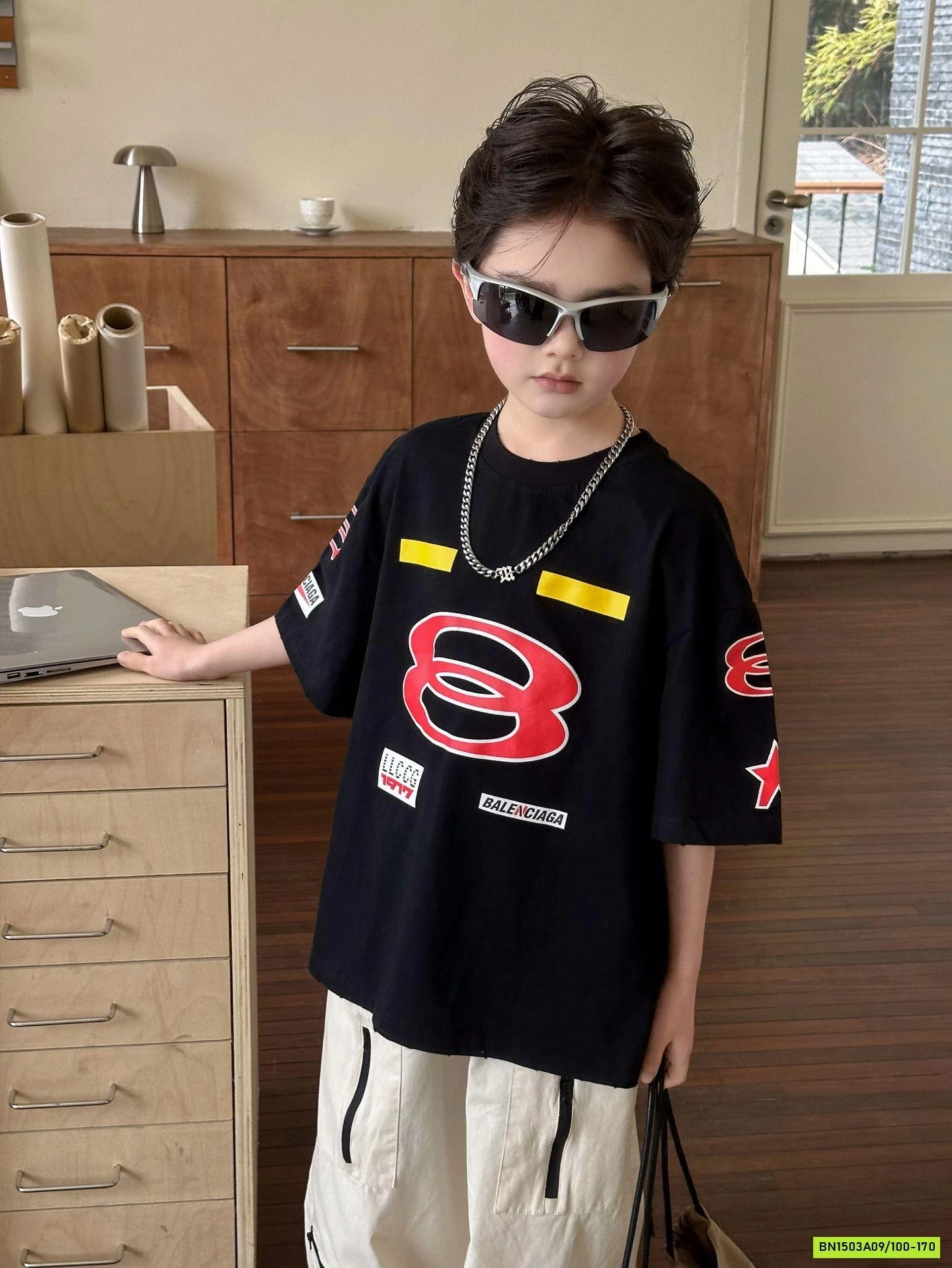 ÁO THUN ĐEN SỐ 8