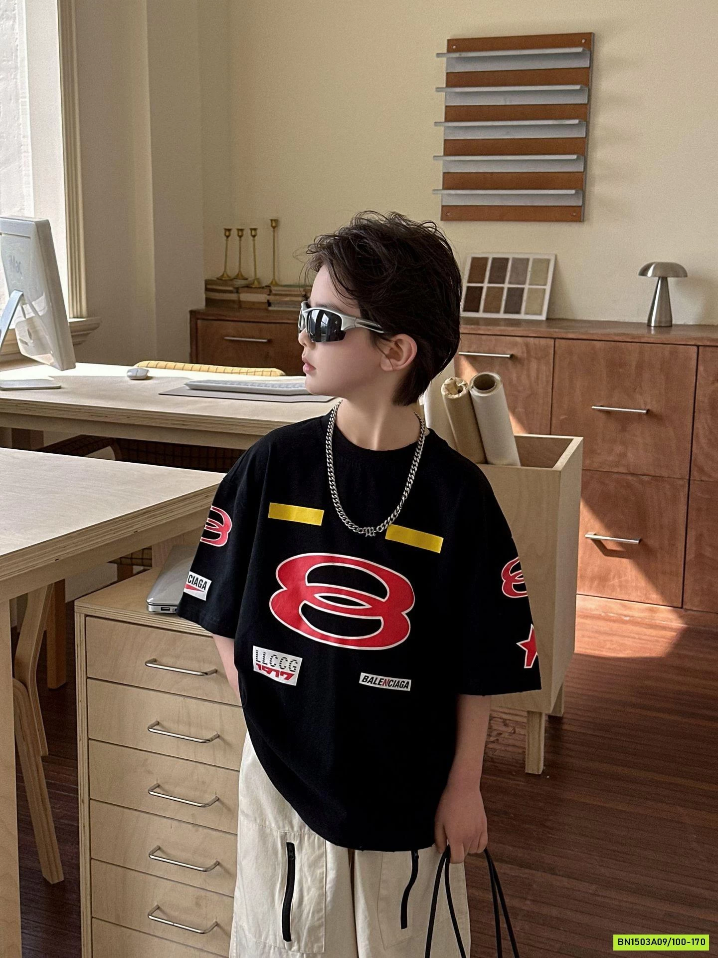 ÁO THUN ĐEN SỐ 8