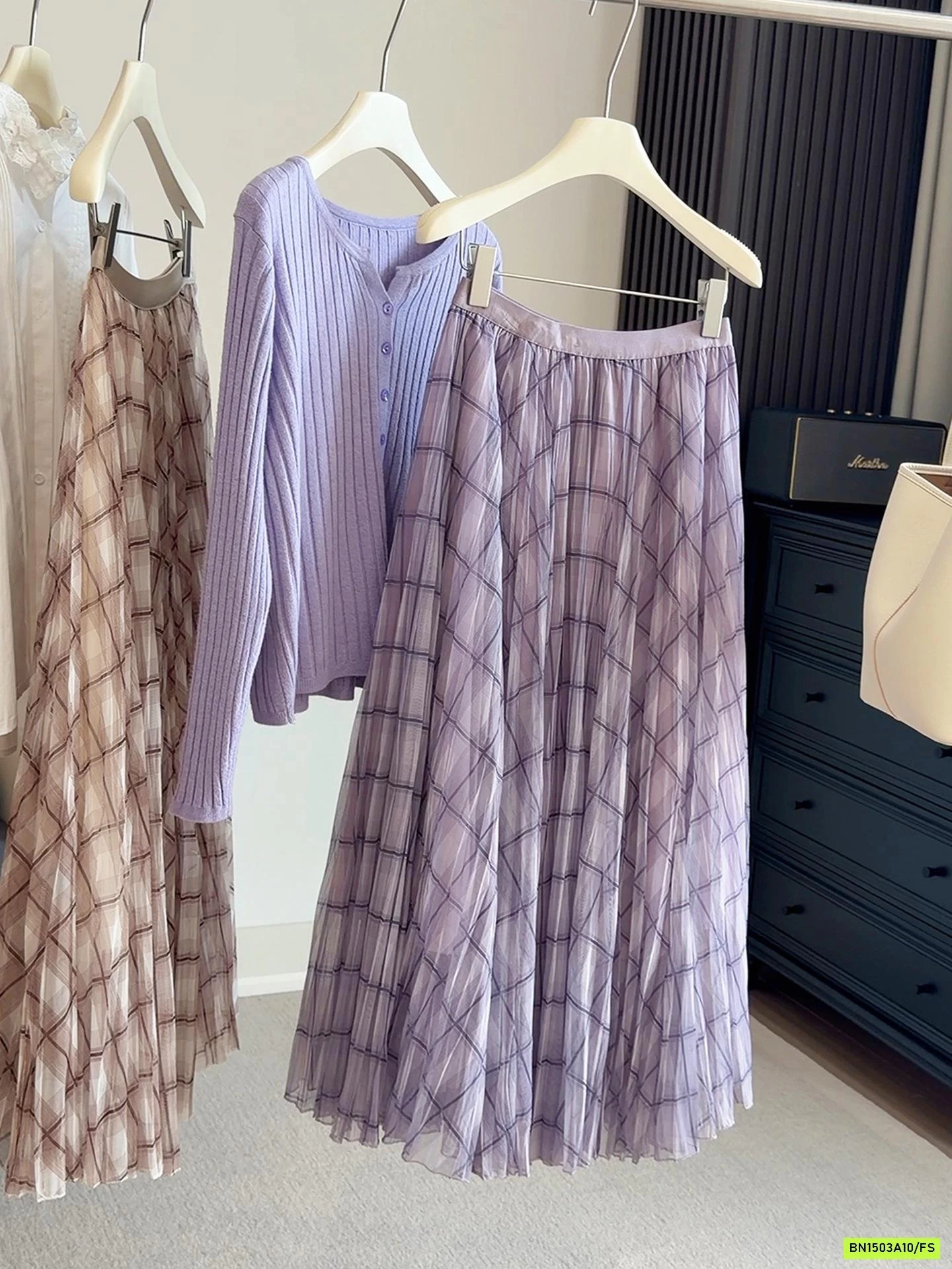 CHÂN VÁY VOAN KẺ ANNA