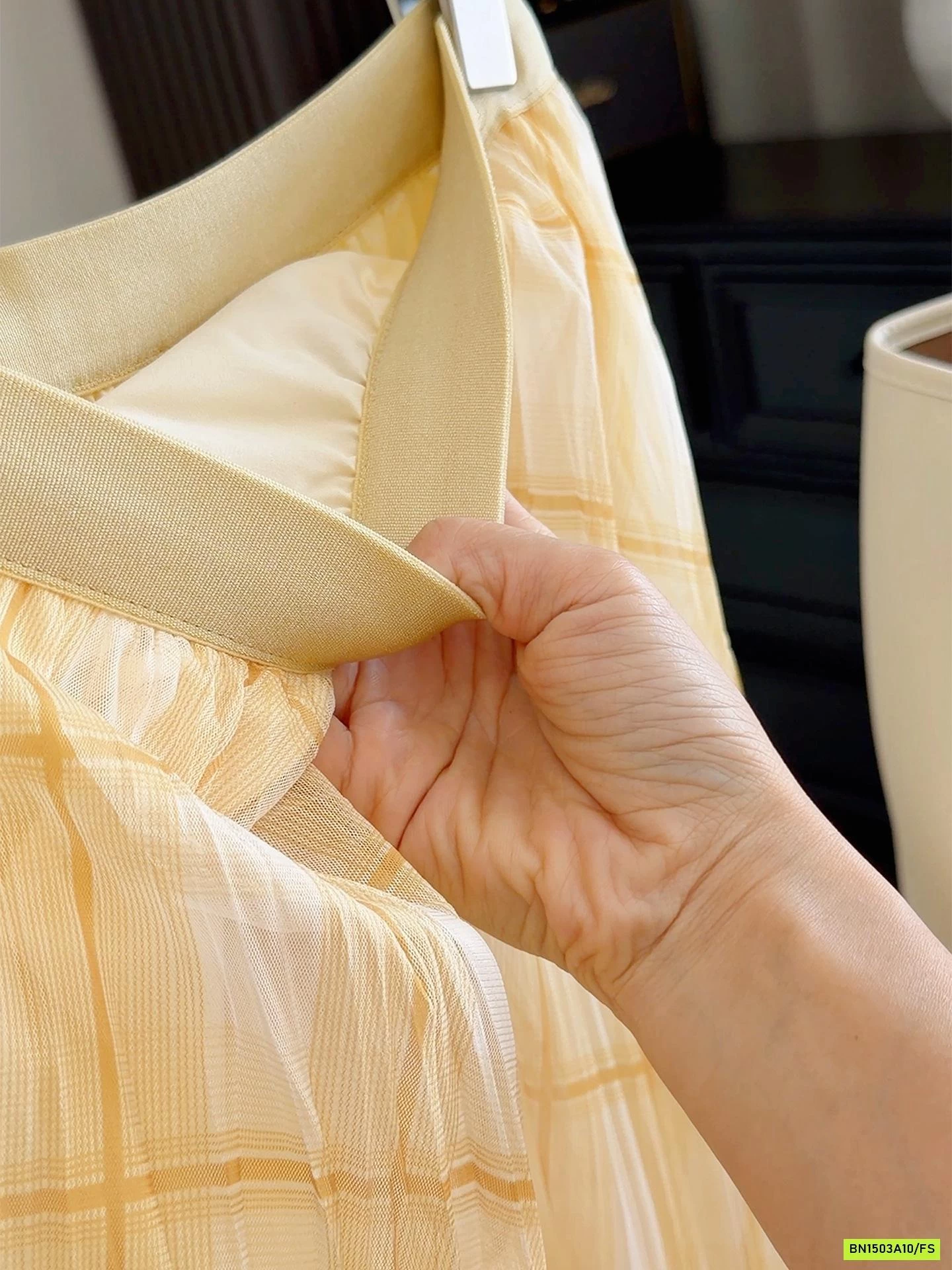 CHÂN VÁY VOAN KẺ ANNA