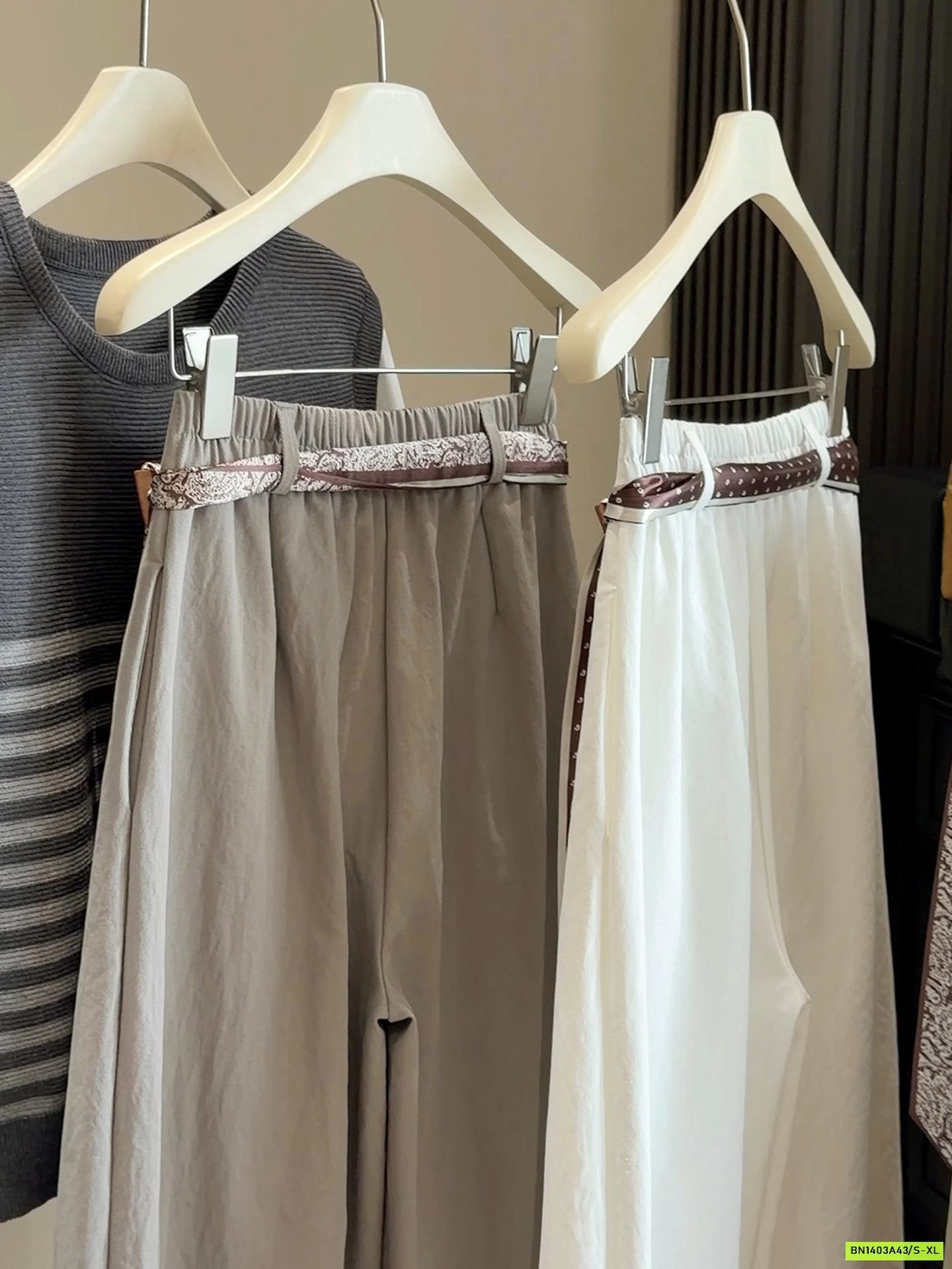 QUẦN NỮ KÈM KHĂN ANNA