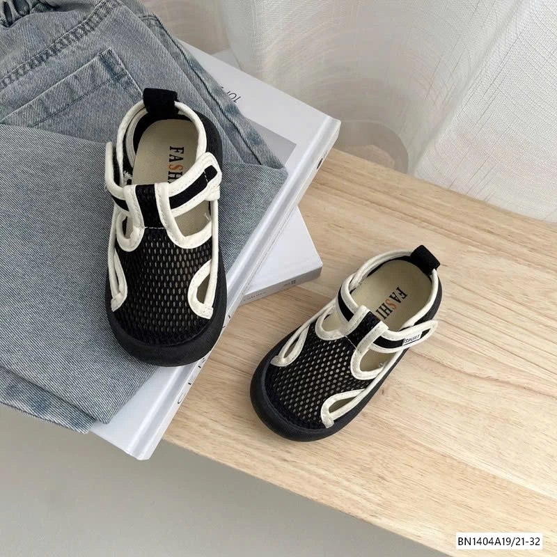 GIÀY LƯỚI QUAI DÁN