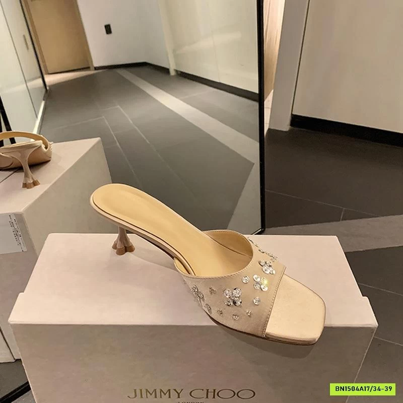 CAO GÓT ĐÍNH ĐÁ