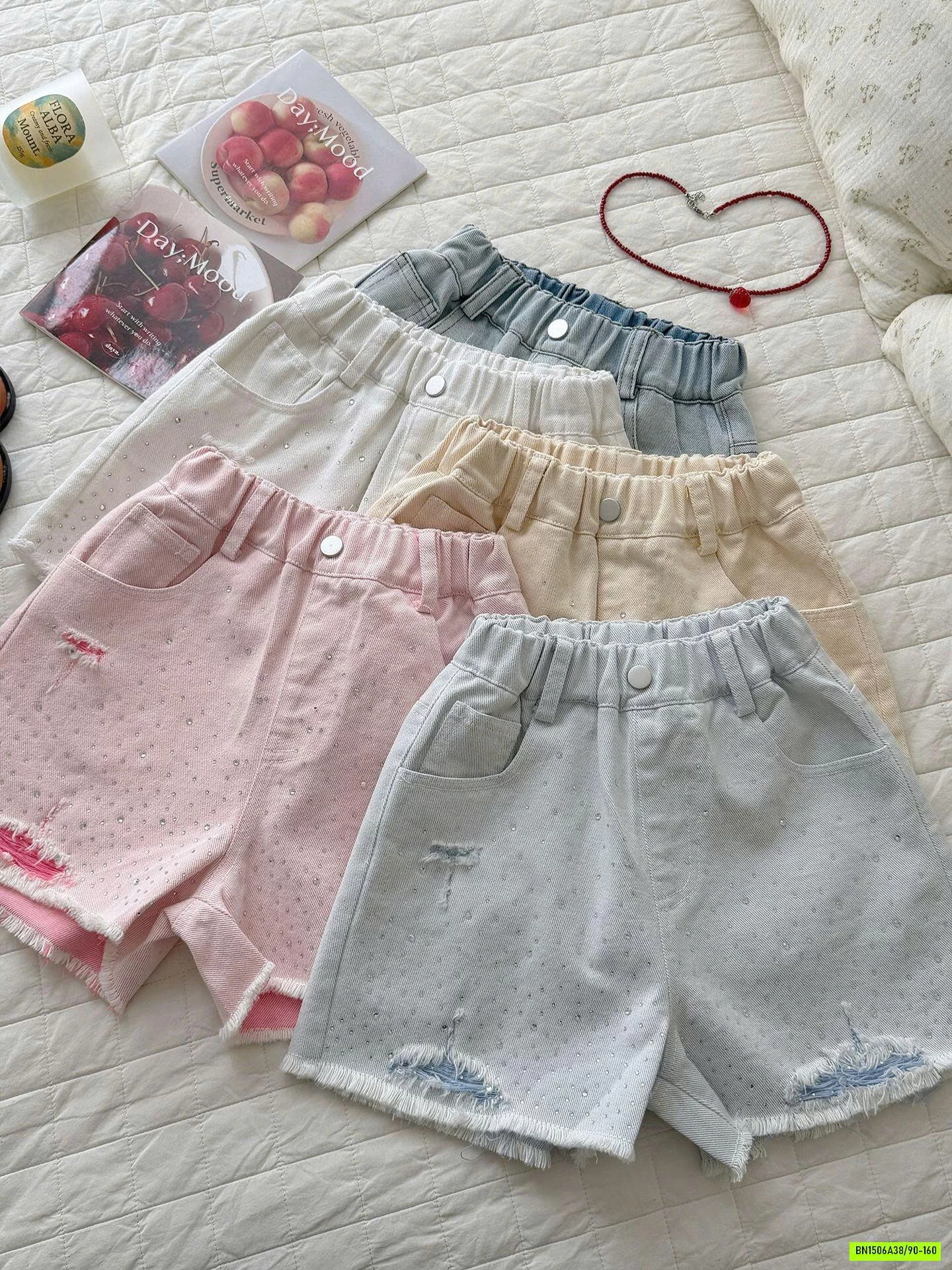 SHORT JEANS RÁCH GẤU ĐÍNH ĐÁ