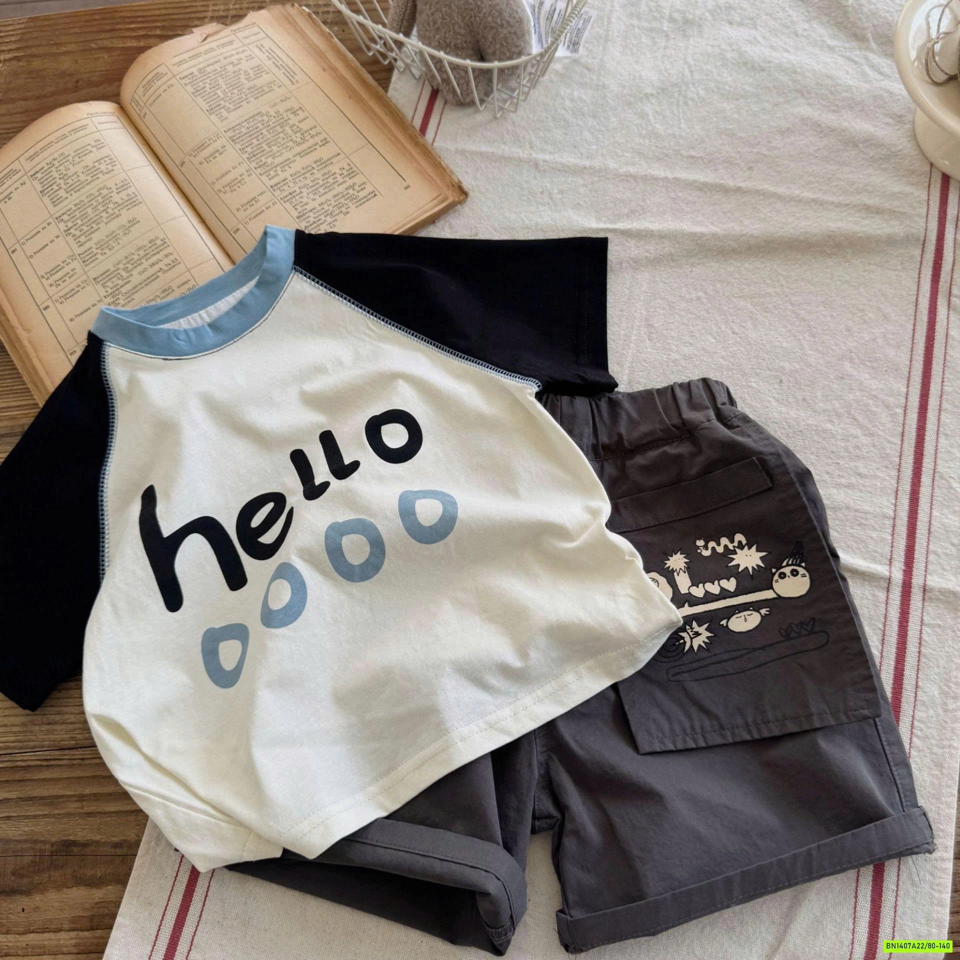 ÁO THUN HELLO PHỐI MÀU TAY