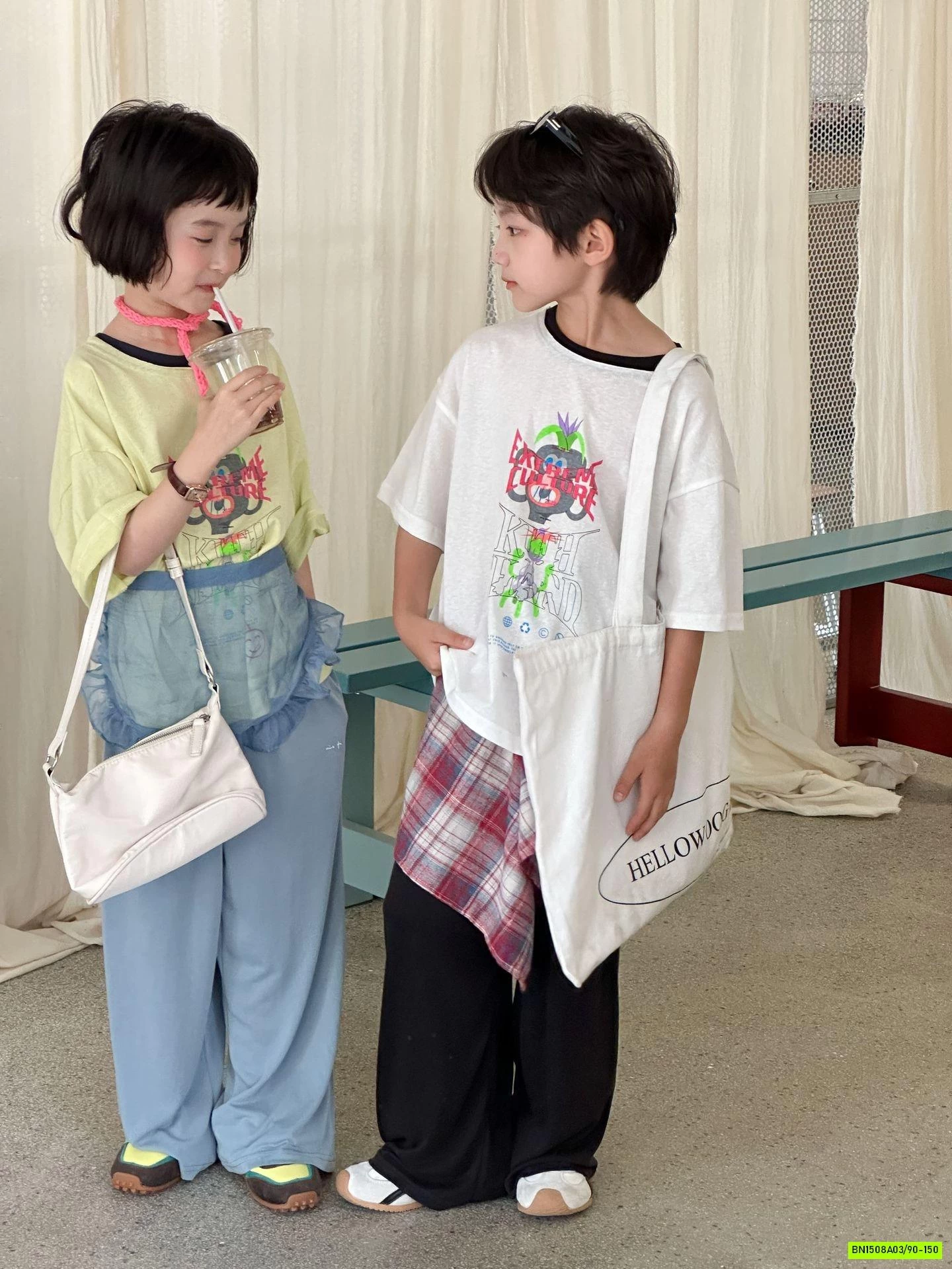 ÁO THUN IN HÌNH PHỐI VIỀN CỔ