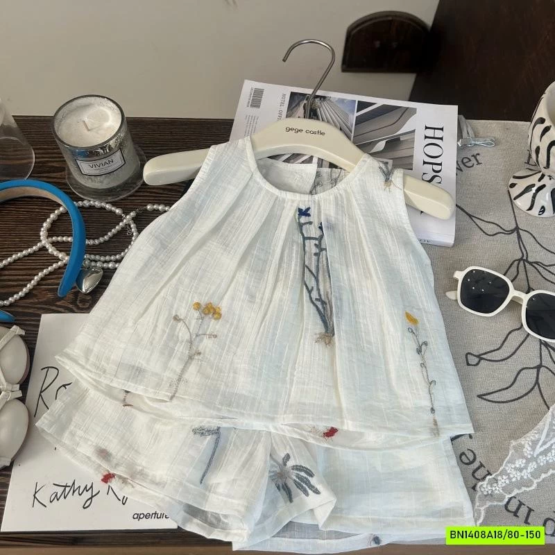 SÉT ĐŨI THÊU HOA SÁT NÁCH