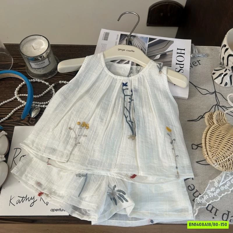 SÉT ĐŨI THÊU HOA SÁT NÁCH